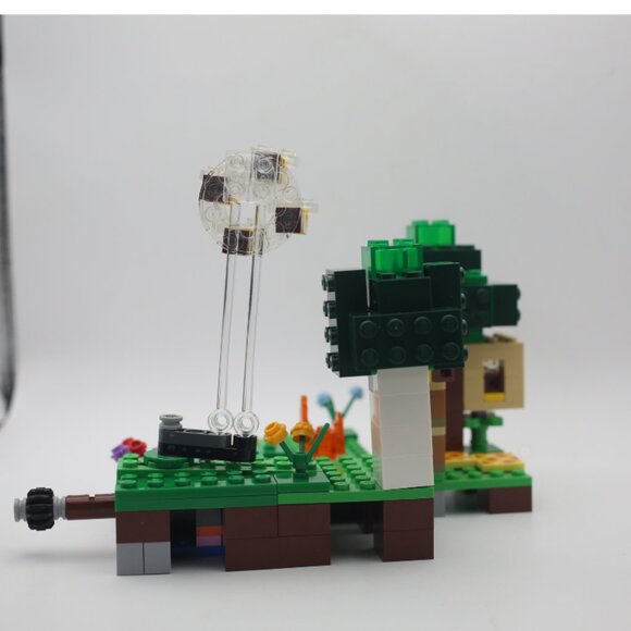 Minecraft The Bee Farm - Incomplete (does not include people) - Picture 5 of 11